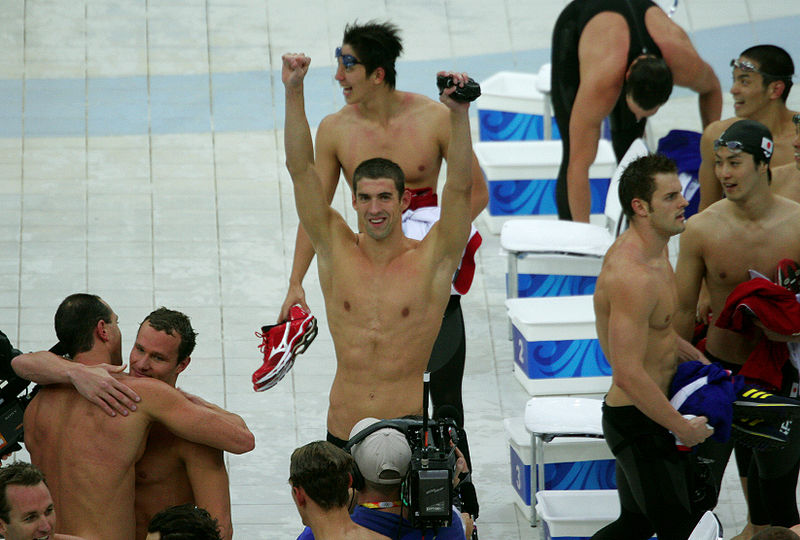Phelps celebrating his win