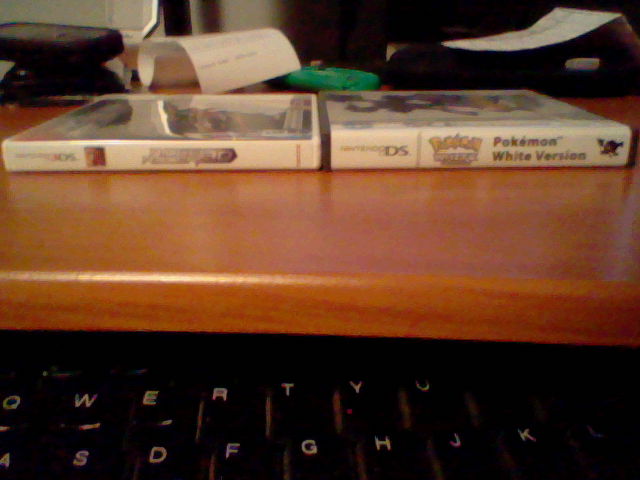 3DS case is thiner.