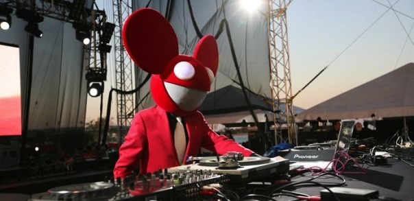 All of a sudden, I like this Deadmau5 dude and I'm glad he'll be a playable character in DJ Hero 2. 