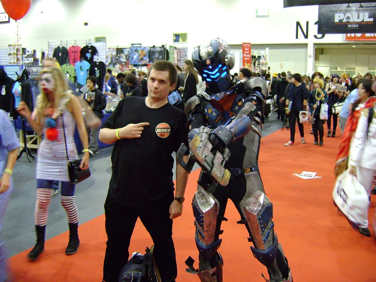 Me & Isaac Clarke at MCM Expo in the UK. I think my shirt looks better than his armour.