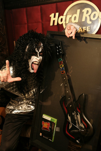 Kevin Curtis (KISS Fan) in the Rock 'n Roll Hall of Fame
