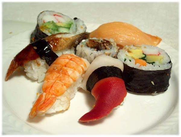  dammit, now I'm hungry... just look at the succulent sushi waiting to be eaten :p