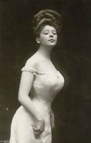 1900's photo of a woman...look familiar? 