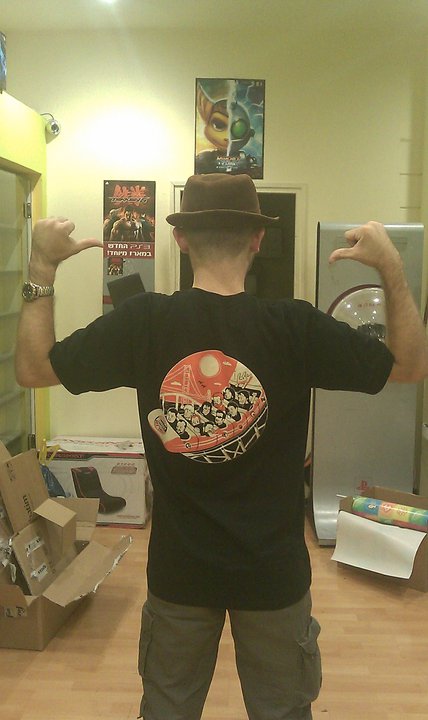 GiantBomb t-shirt!!! (back)