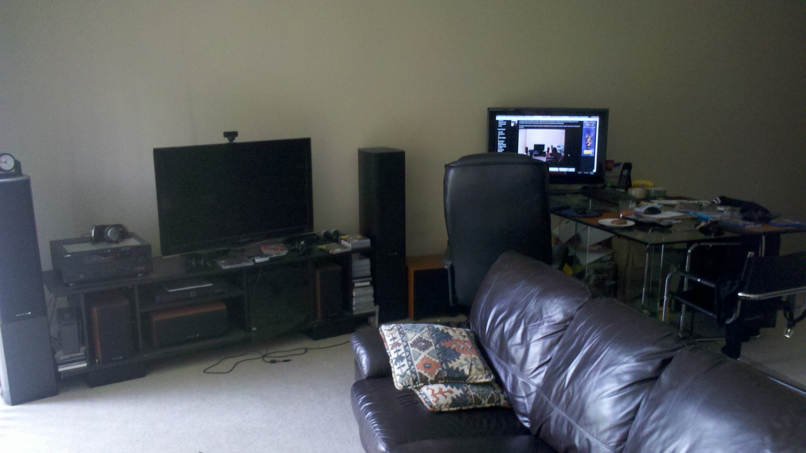 living room pc desk layout