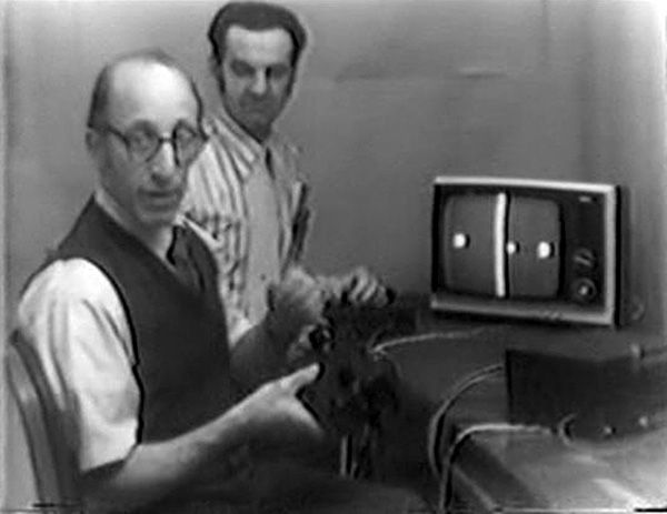 Ralph Baer and Bill Harrison playing Pong
