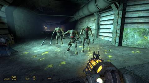 Vortigaunts are still present and are eager to help the player.
