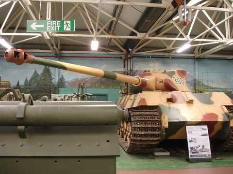  Tiger II with the massive KwK 43 gun