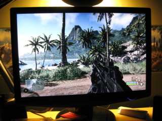 Crysis running on my PC full; looks good but not fun :(