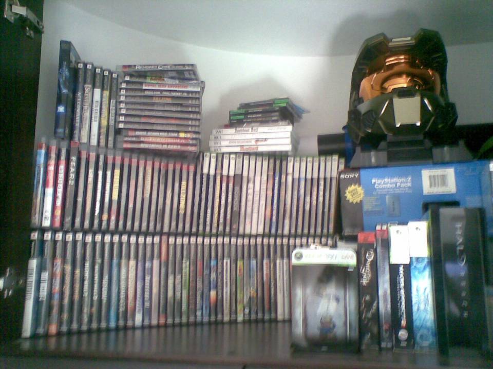  Quite the collection eh? Theres 3 more game inside Master Chief and 3 more in the Fallout lunchbox :)