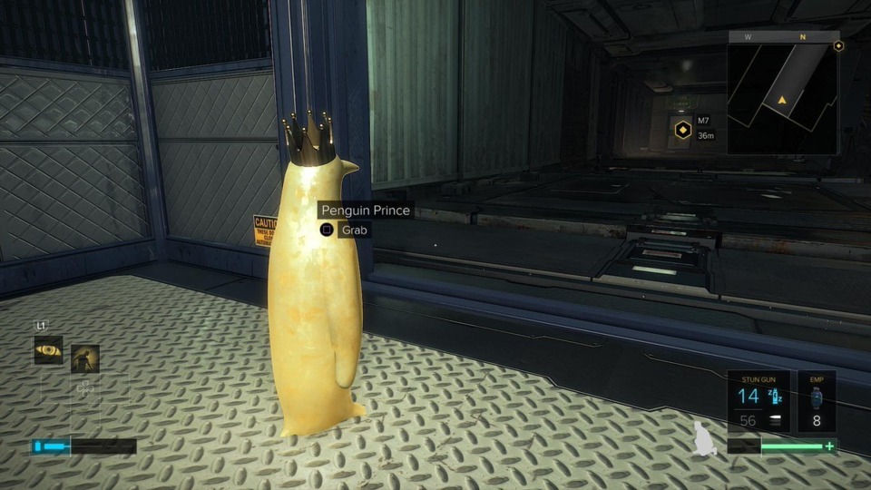 For whatever reason, this game also has its own version of Half-Life 2: Episode 2's gnome courier mission. It's not easy lugging a big shiny golden penguin statue through enemy territory in an inconspicuous manner.