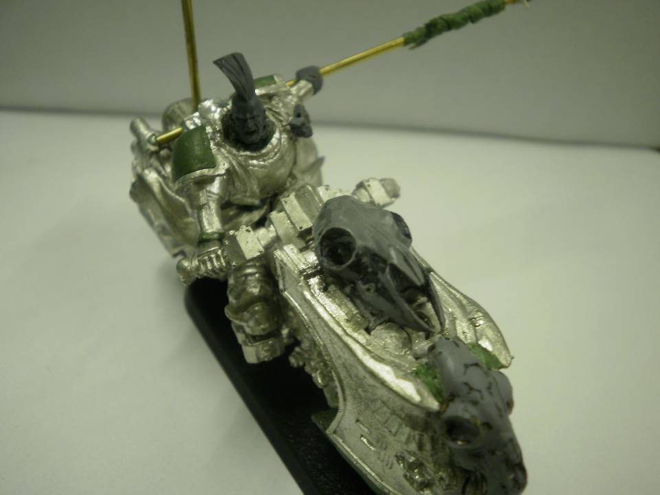 It's not a 40k model without a large weapon and a couple of skulls
