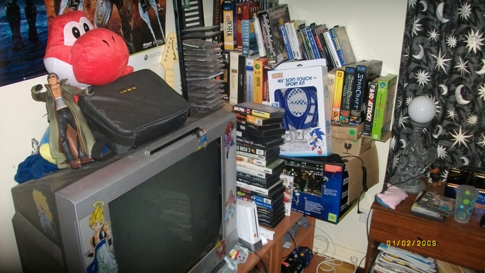 My supa-awesome TV, some more PC games and Megadrive games.      