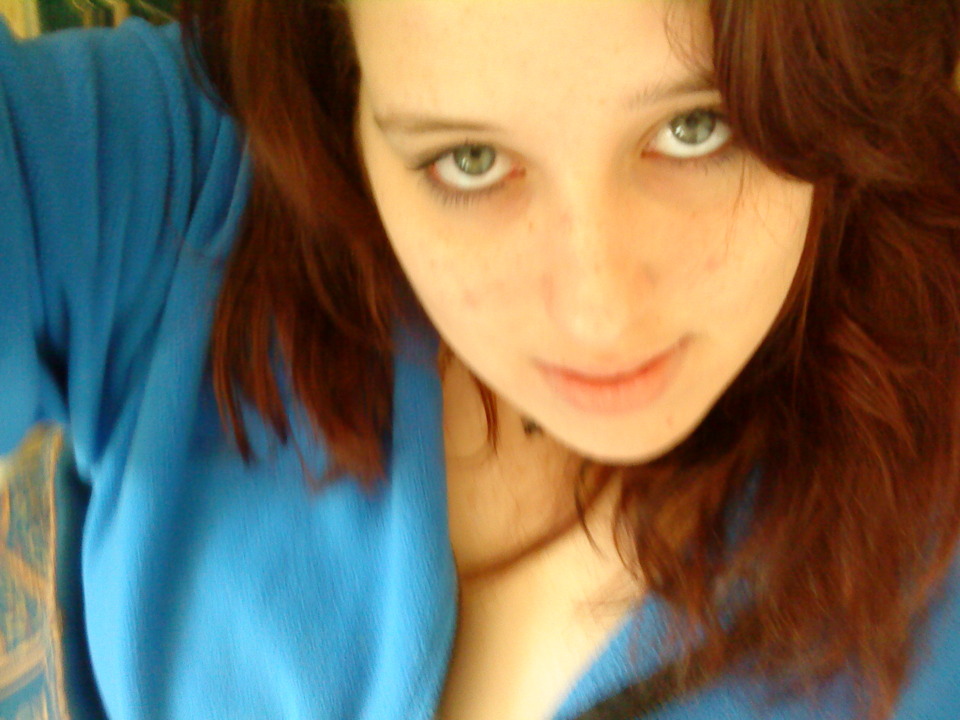  Me when i had my hair dyed red, now is dark brown. :D