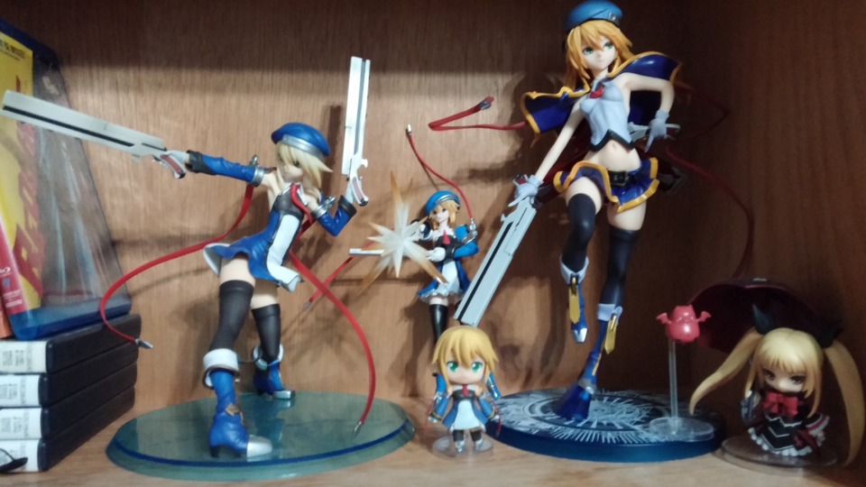 (left to right)Queen's Gate version of Noel, D-ARTS poseable Noel, petit Noel that came with BBCSE, and BBCP Noel. Oh, and Rachel.