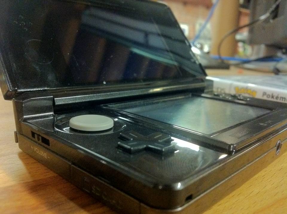 Dusty and with a dead battery, the current state of most people's 3DS machines. Including mine.